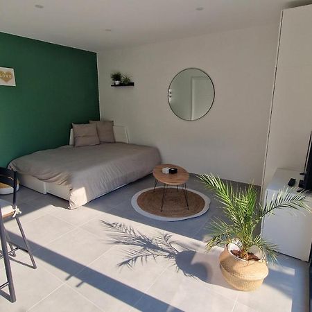 Le Patio : Studio Avec Exterieur Saint-Barthelemy-d'Anjou Buitenkant foto