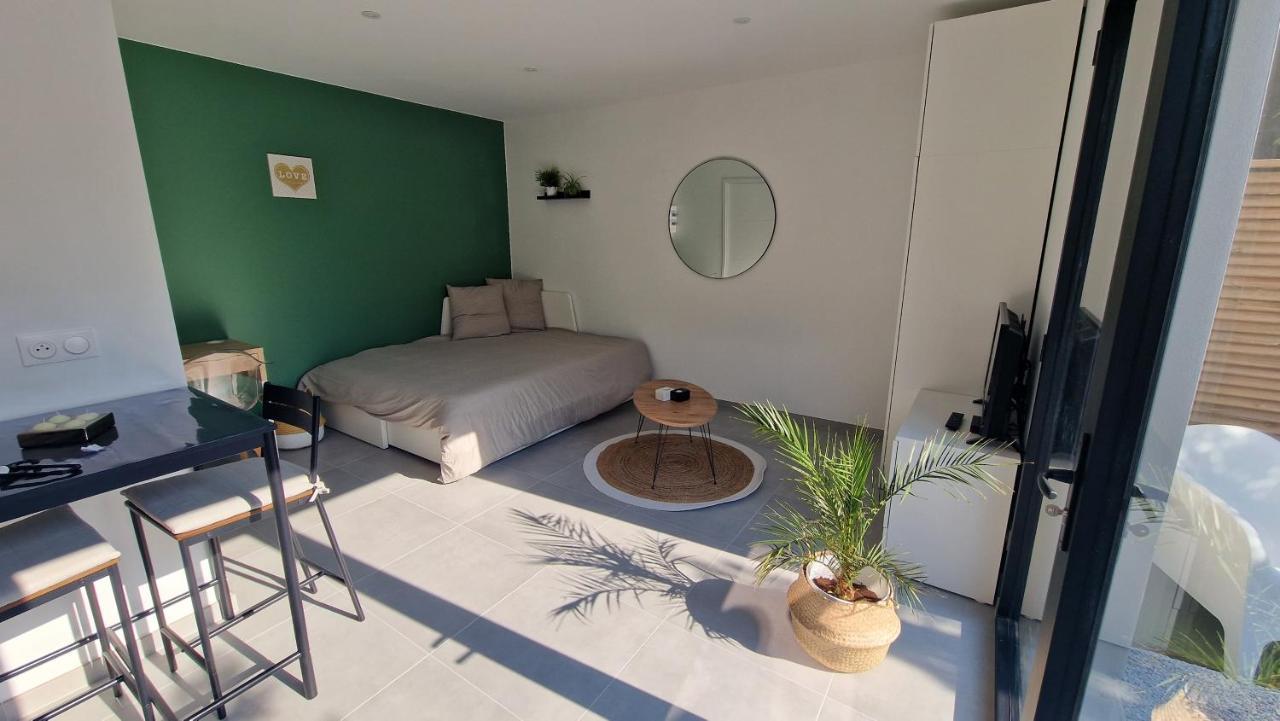 Le Patio : Studio Avec Exterieur Saint-Barthelemy-d'Anjou Buitenkant foto