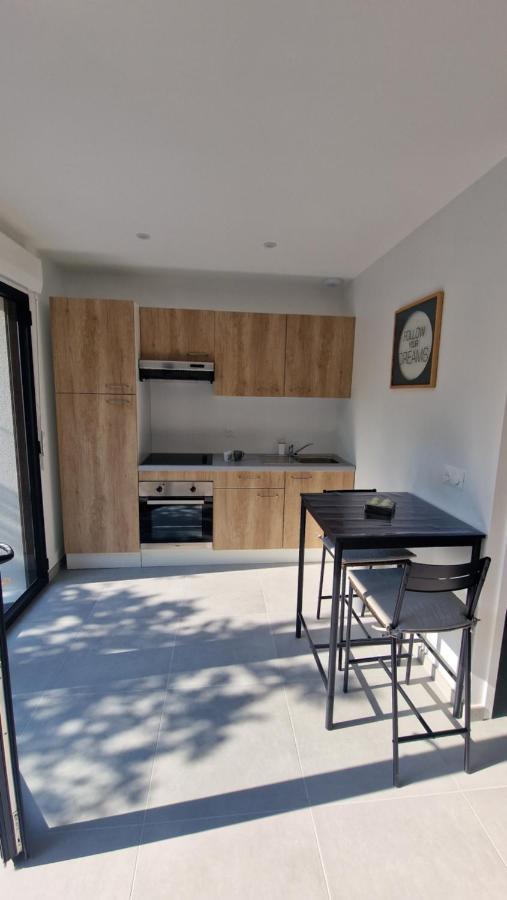 Le Patio : Studio Avec Exterieur Saint-Barthelemy-d'Anjou Buitenkant foto